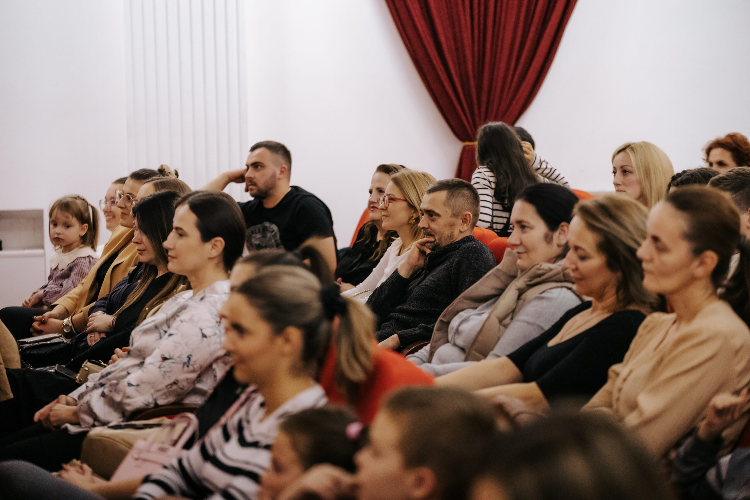 Publika na promociji u Brčkom