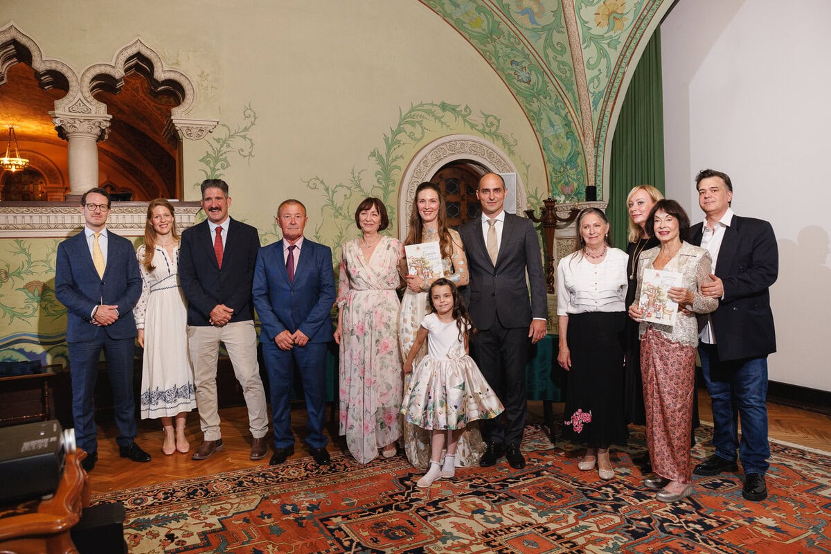 Porodična fotografija sa promocije knjige